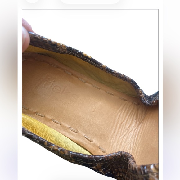 Tieks Mocha snake  size 8 like new left show some damage on the front see photo - Picture 6 of 16